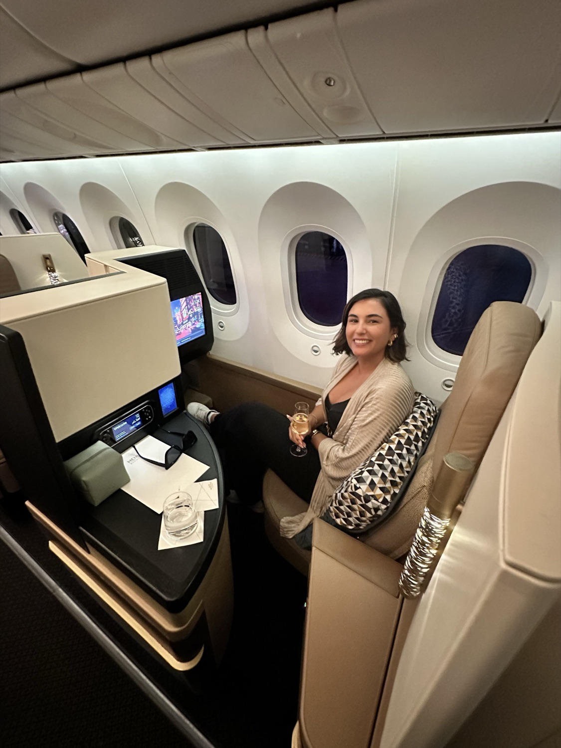 Audrey na executiva da Etihad Airways